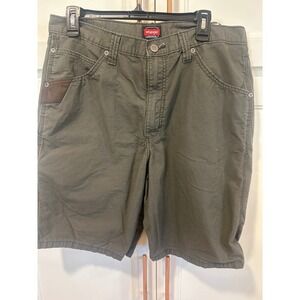 Wrangler Workwear Olive Green Utility Shorts Men's Size 36 Relaxed Fit